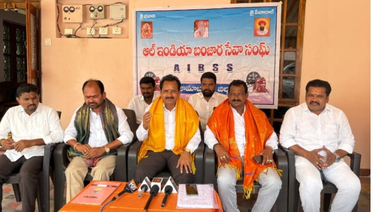 బంజారుల మధ్య చిచ్చుపెట్టే కుట్ర మానుకుంటే మంచిది