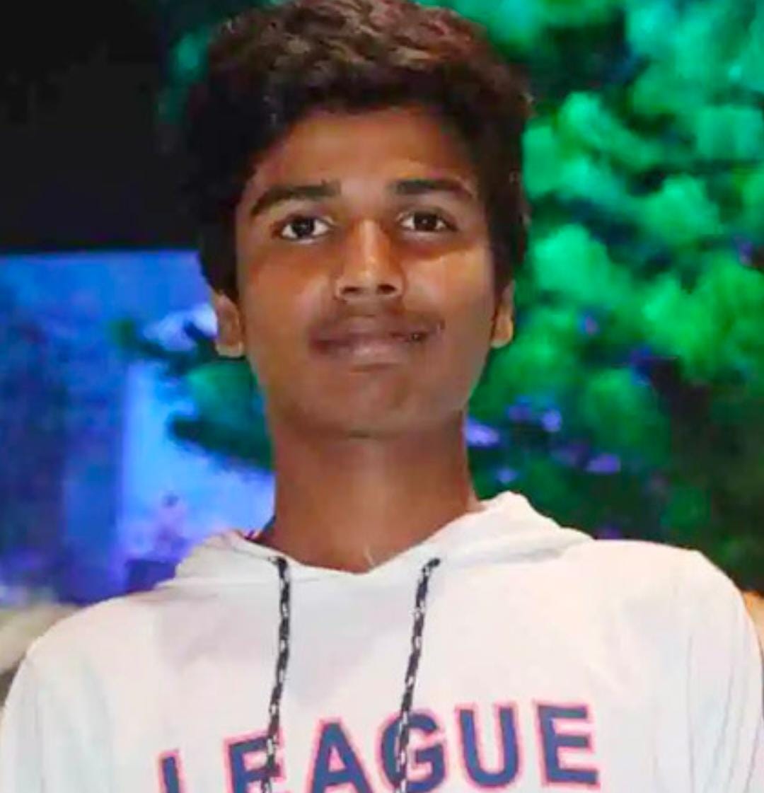 గుండెపోటుతో పదవ తరగతి విద్యార్థి మృతి