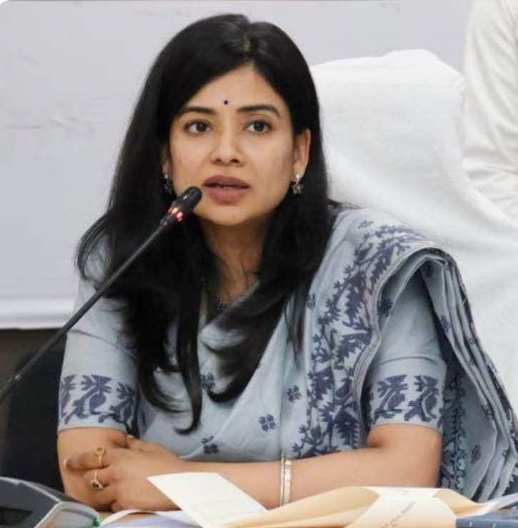 మున్సిపల్ ఎన్నికలకు సర్వం సిద్దం : ఇంచార్జి కలెక్టర్, జిల్లా ఎన్నికల అధికారి గరిమ అగ్రవాల్