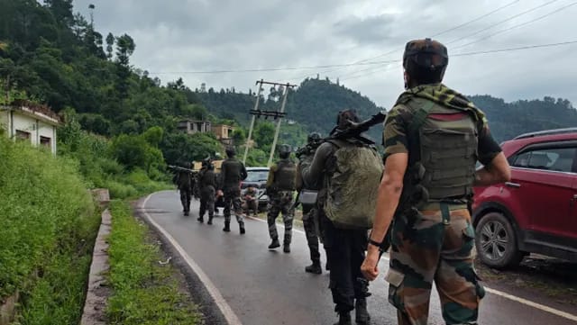 జమ్మూకశ్మీర్&zwnj; నౌషెరాలో చొరబాటుకు యత్నించిన ఇద్దరు ఉగ్రవాదులు హతం