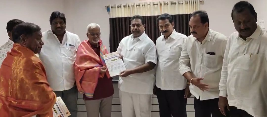 Daily Bharat తెలంగాణ రాష్ట్ర ఆర్యవైశ్య మహాసభ నూతన కార్యవర్గంలో మీడియా కమిటీ కార్యదర్శిగా దన్నారపు రాజలింగం నియామకం