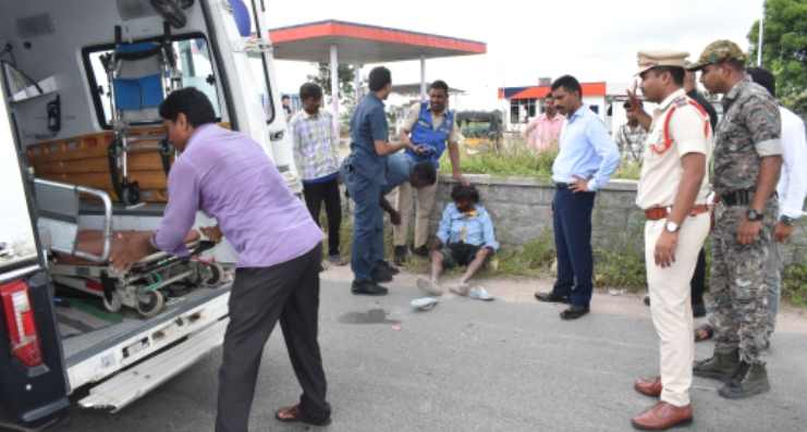 మానవత్వాన్ని చాటుకున్న నిజామాబాద్ పోలీస్ కమిషనర్ సాయి చైతన్య