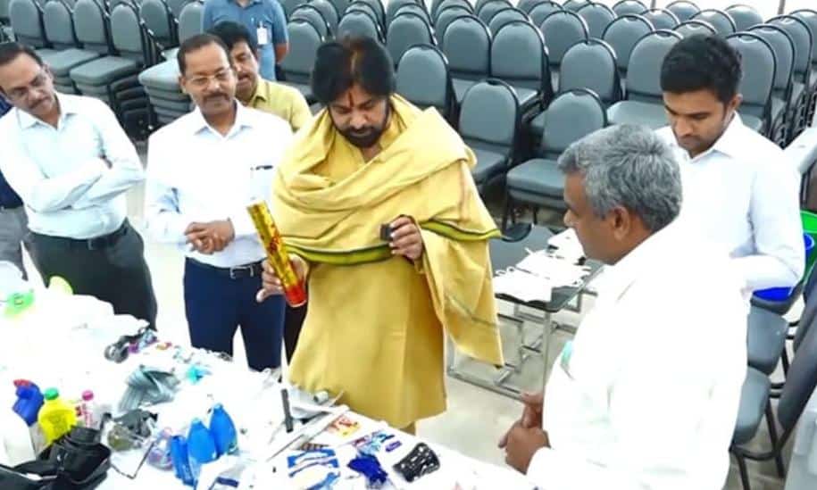 గ్రామాలలో వ్యర్థ పదార్థాలను లపై అవగాహన సదస్సు ఏర్పాటు చేయాలి : ఆంధ్ర ప్రదేశ్ ఉప ముఖ్యమంత్రి పవన్ కళ్యాణ్