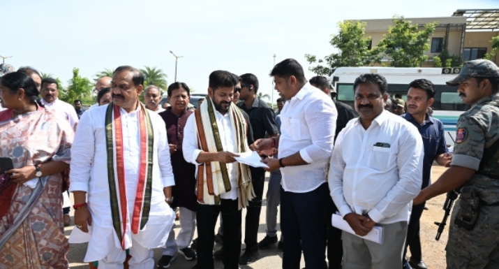 ముఖ్యమంత్రి రేవంత్ రెడ్డిని మర్యాదపూర్వకంగా కలిసిన టీఎన్జీవోఎస్ కార్యవర్గం సభ్యులు