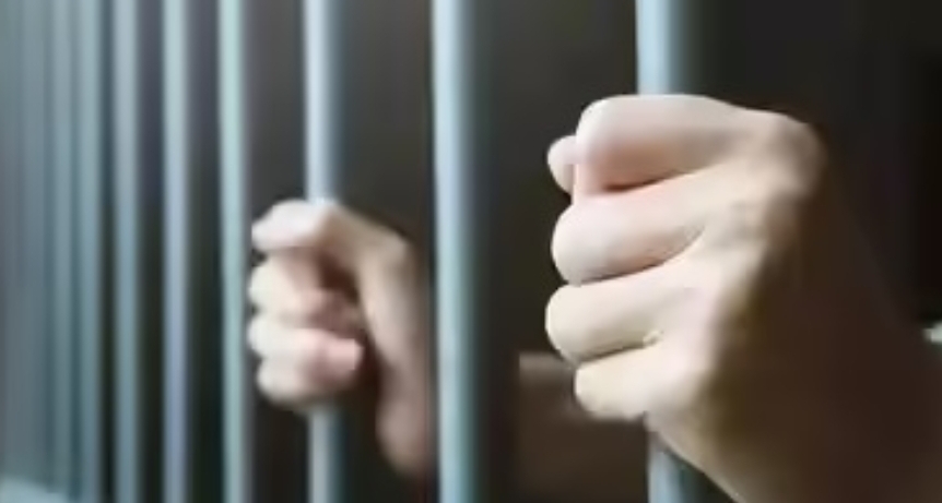 భార్యను వేధించిన భర్తకు మూడు సంవత్సరాల జైలు శిక్ష, జరిమానా