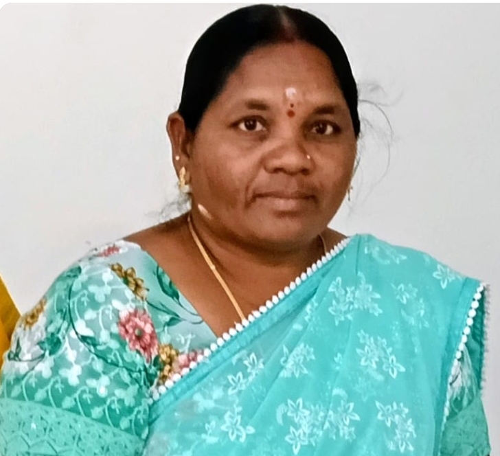 గాయపడి చికిత్స పొందుతున్న కాంట్రాక్ట్ కార్మికుని కుటుంబాన్ని ఐటిసి ఆదుకోవాలి. సారపాక 14వ వార్డు మెంబర్ కొమరం సావిత్రి