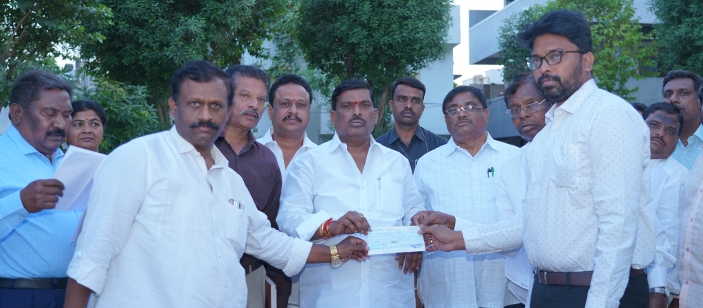 క్రిస్టియన్ల సంక్షేమానికి కృషి : ఎమ్మెల్యే గూడెం  మహిపాల్ రెడ్డి