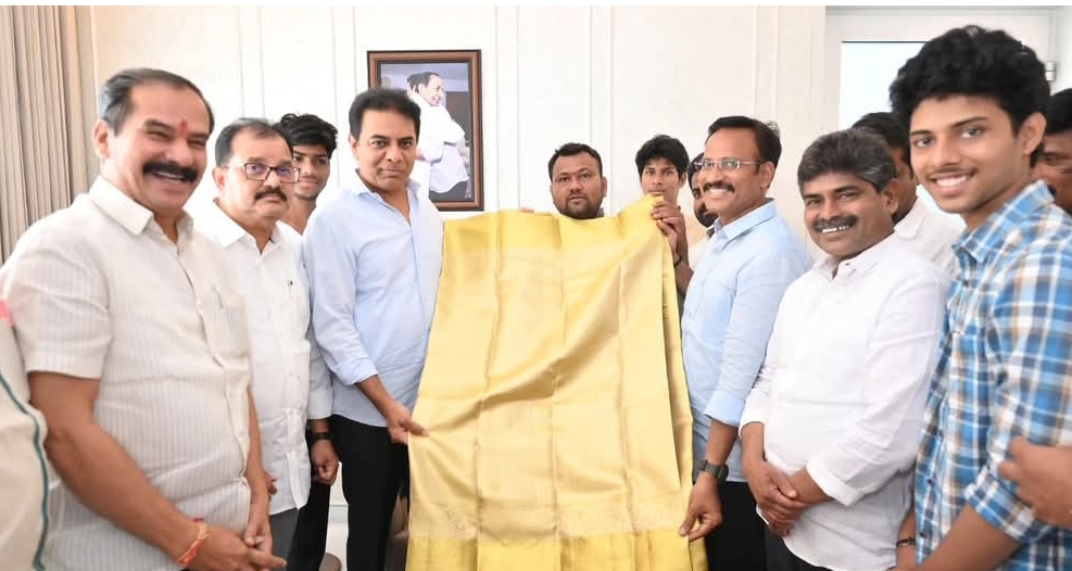 Daily Bharat సిరిసిల్ల నేతన్న అద్భుత సృష్టి