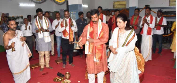 పోలీస్ శాఖ ఆధ్వర్యంలో ఆయుధ పూజా కార్యాక్రమం నిర్వహించిన పోలీస్ కమీషనర్
