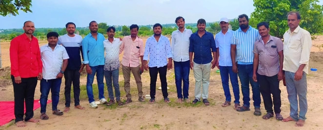 Daily Bharat దర్గాలో ప్రత్యేక పూజలు చేసిన గాని పీకేపీ మిత్రులు