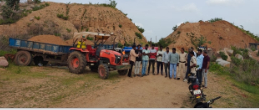 అక్రమంగా మట్టి తవ్వకాలపై జిల్లా టాస్క్ఫోర్స్ పోలీసులు దాడులు,05 ట్రాక్టర్లు,01జేసిబి లు స్వాధీనం
