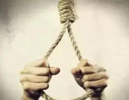 భార్య కాపురానికి రావడం లేదని మనస్తాపంతో వ్యక్తి ఆత్మహత్య