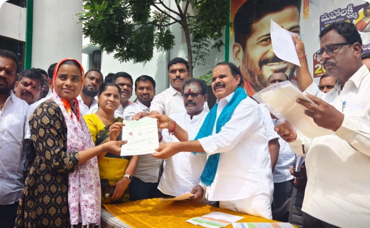 ఆరోగ్యశ్రీకి కాంగ్రెస్ ప్రభుత్వం పెద్దపీట : ఎమ్మెల్యే వీర్లపల్లి శంకర్