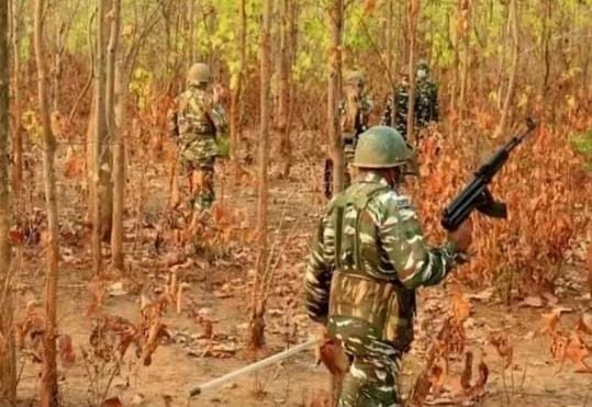 భారీ ఎన్&zwnj;కౌంటర్&zwnj;.. 12మంది మావోయిస్టుల మృతి