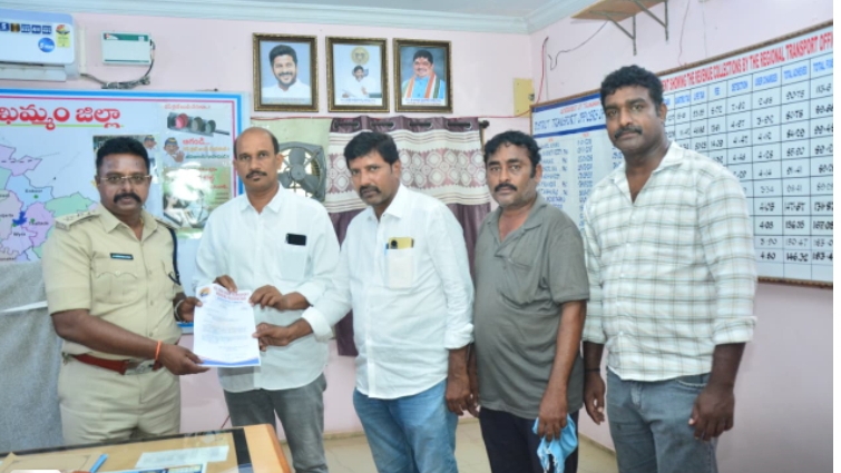 స్కూల్ బస్సులు , ప్రైవేట్ బస్సుల ఫిట్నెస్ తనిఖీలు నిర్వహించాలి