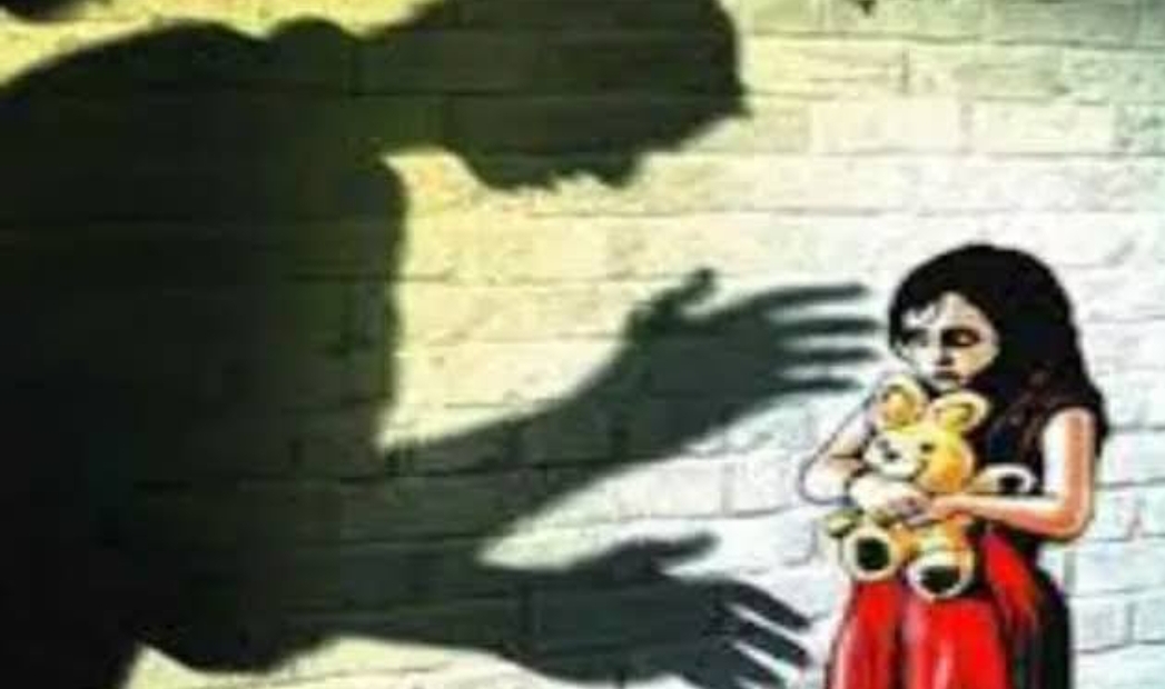 మూడున్నరేళ్ల చిన్నారిపై హత్యాచారం