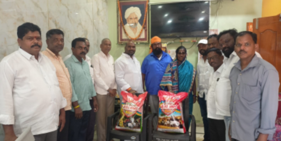 Daily Bharat నిరుపేద వివాహ కుటుంబానికి చేయూతనిచ్చిన కౌన్సిలర్ కల్లూరి రేణుక-రాజు