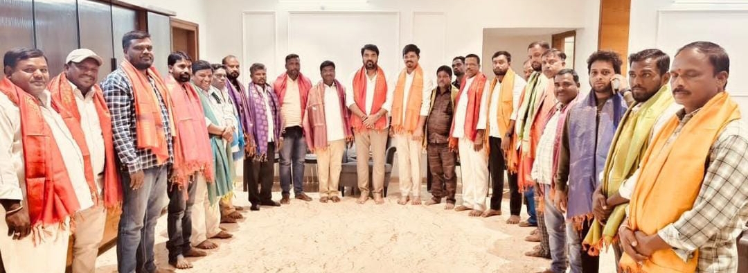 షాబాద్ సర్పంచ్, ఉపసర్పంచ్,వార్డు సభ్యులను సన్మానించిన గ్రంథాలయ ఛైర్మన్ ఎలుగంటి మధుసూదన్ రెడ్డి