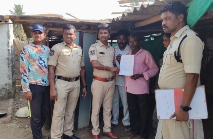 Daily Bharat స్వయంగా ఇంటి వద్దకు వెళ్లి ఎఫ్ఐఆర్ నమోదు చేసిన చండుగొండ ఎస్సై శివరామకృష్ణ