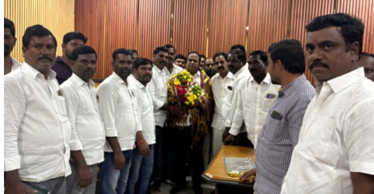 రూరల్ ఎమ్మెల్యేను కలిసిన మోపాల్ మండల మోటాటి రెడ్డి సంఘ సభ్యులు