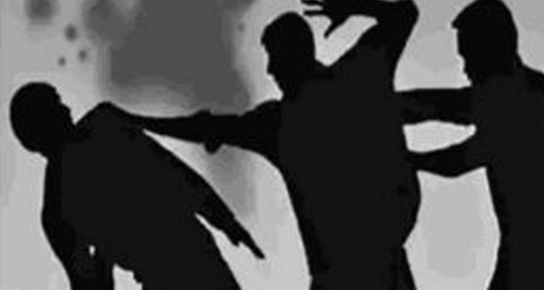 భర్తపై ప్రియుడితో కలిసి భార్య దాడి