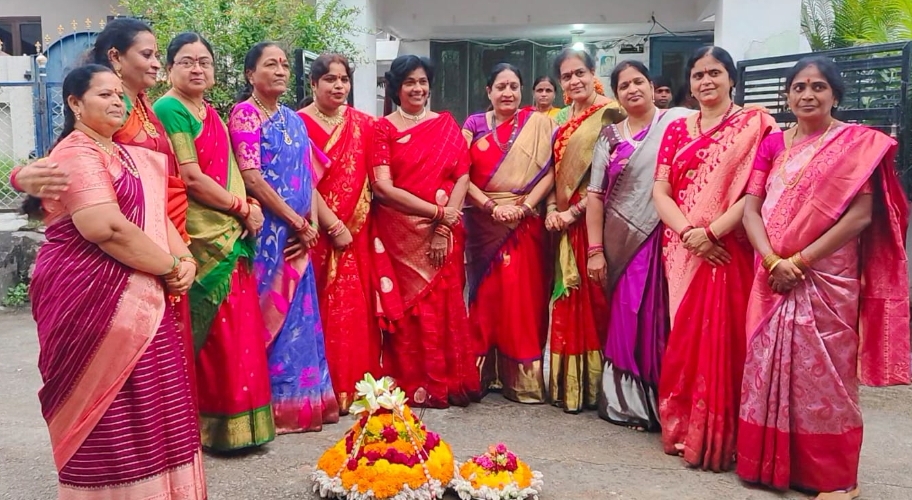 గంగస్తాన్-2 మున్నూరు కాపు సంఘం ఆధ్వర్యంలో ఘనంగా బతుకమ్మ వేడుకలు