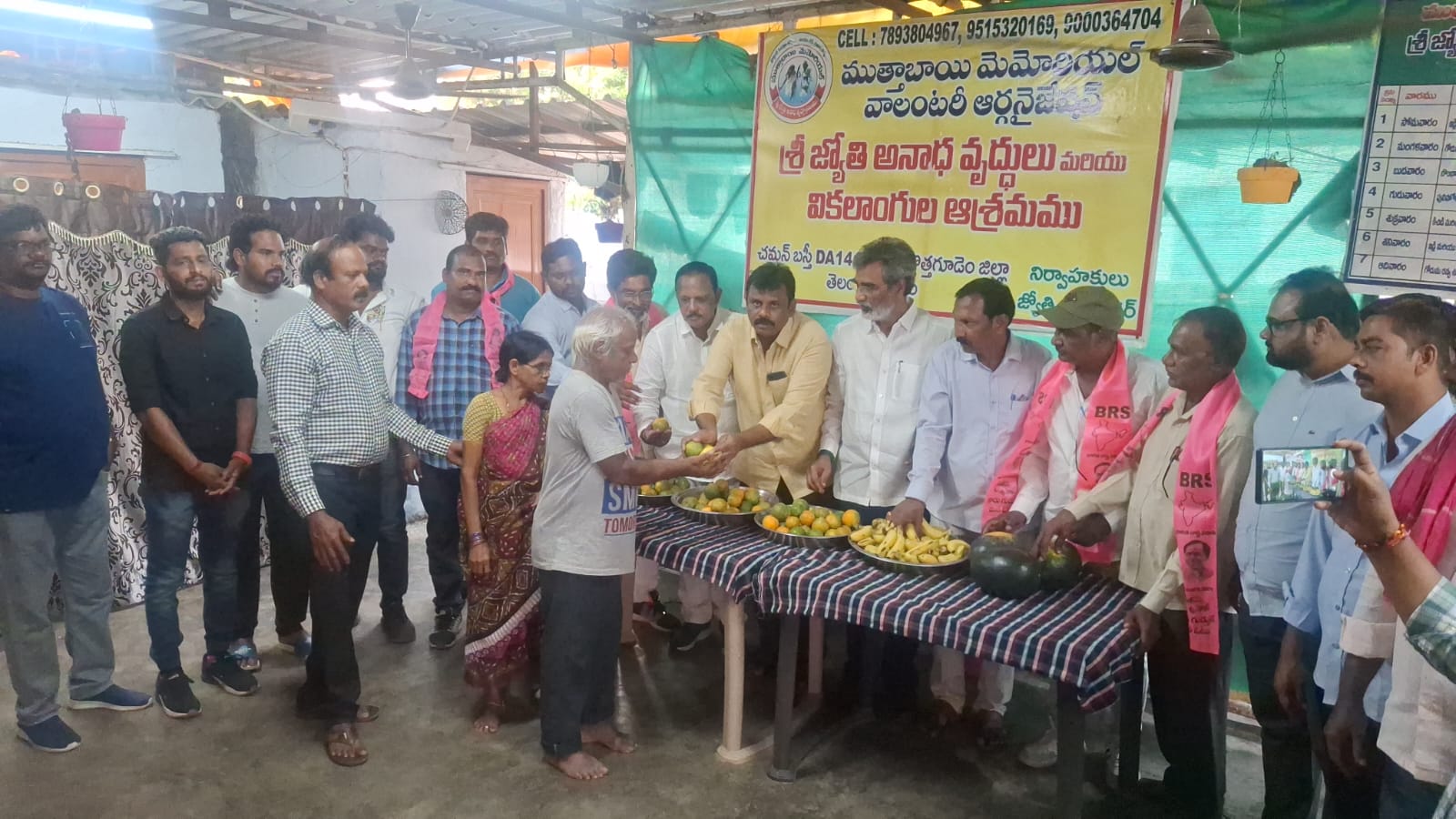 ఘనంగా తెలంగాణ తొలి ముఖ్యమంత్రి  కేసీఆర్  పుట్టినరోజు వేడుకలు కార్పొరేట్ టీబీజీకేఎస్ ఆఫీసులో