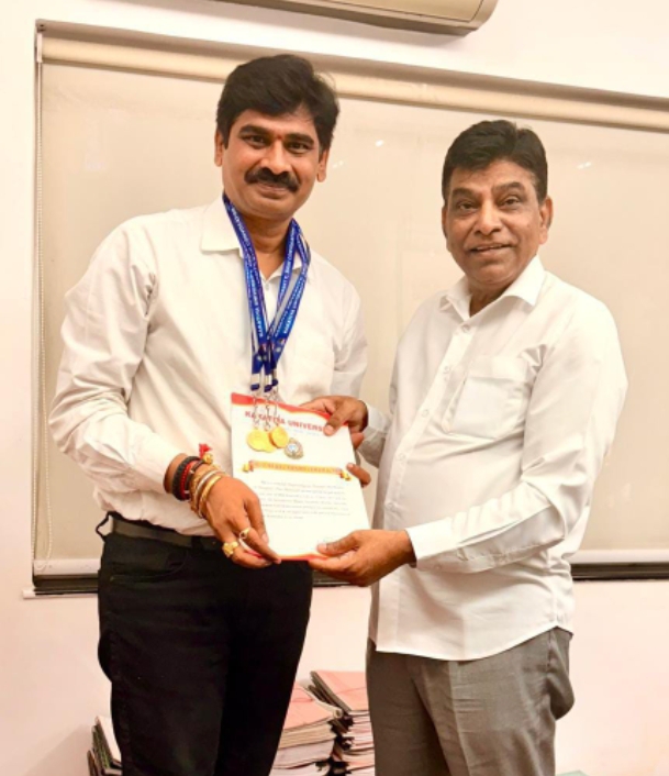 మూడు బంగారు పతకాలు సాధించిన గారపాటి సూర్యనారాయణ కి మాజీ ఎంపీ నామ నాగేశ్వరరావు అభినందనలు