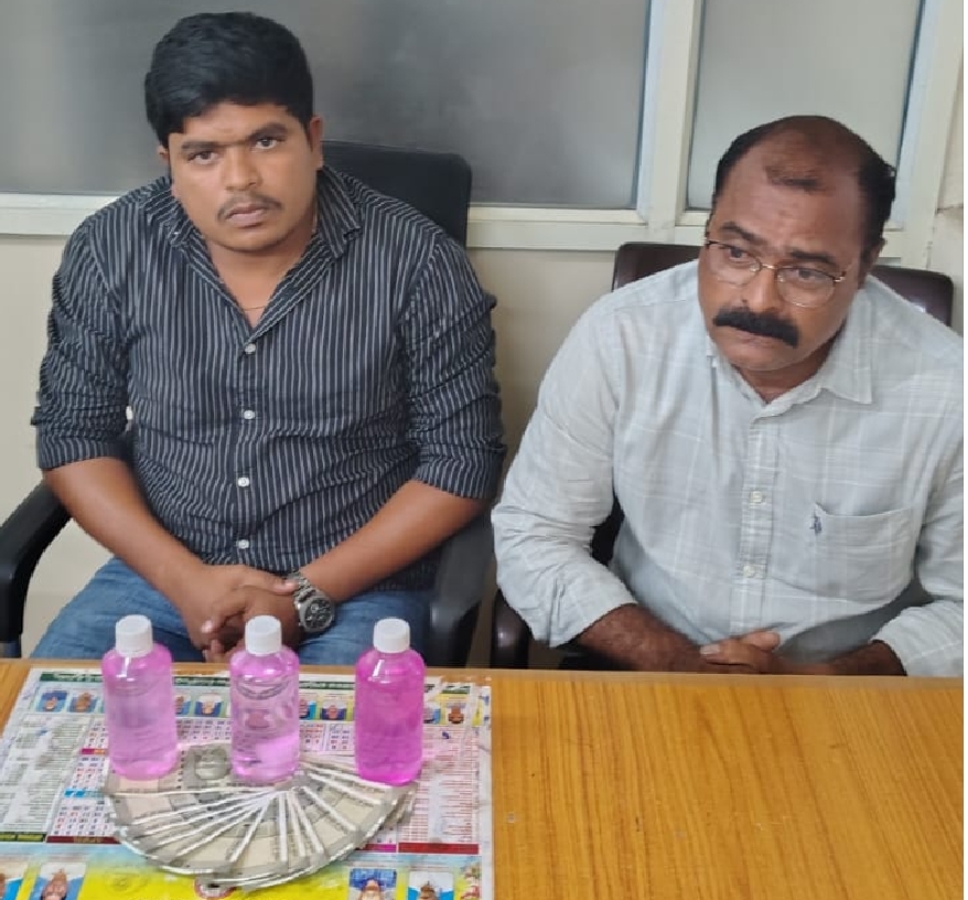 ఏసీబీ కి చిక్కిన కార్యనిర్వహణ ఇంజనీర్ (పంచాయత్ రాజ్) 