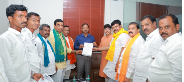 అకాల వర్షాల కారణంగా తడిసిన, రంగు మారిన ధాన్యాన్ని తక్షణమే కొనుగోలు చేయాలి