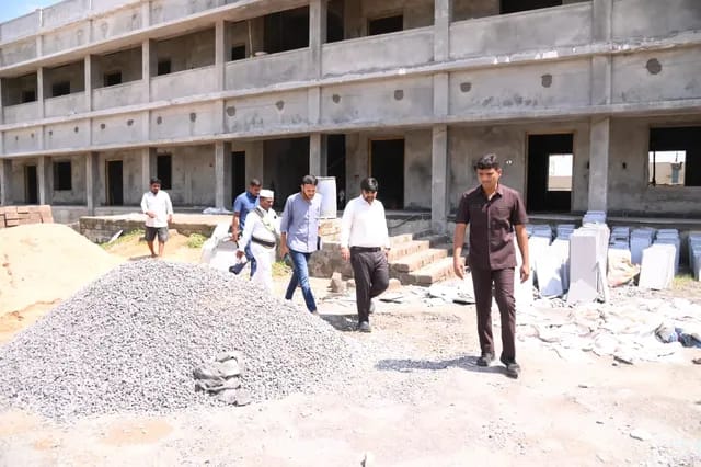 బెల్లంపల్లి: కేజీబీవీ పాఠశాలను సందర్శించిన కలెక్టర్