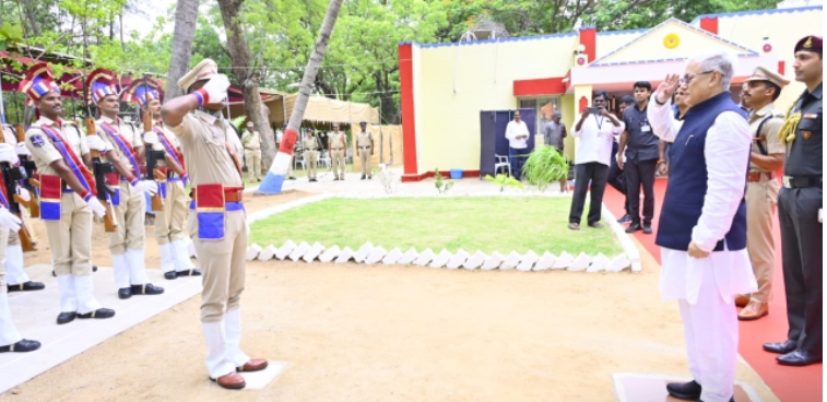 రాష్ట్ర గవర్నర్ జిష్ణు దేవ్ వర్మ కు ఘన స్వాగతం పలికిన జిల్లా ఉన్నతాధికారులు