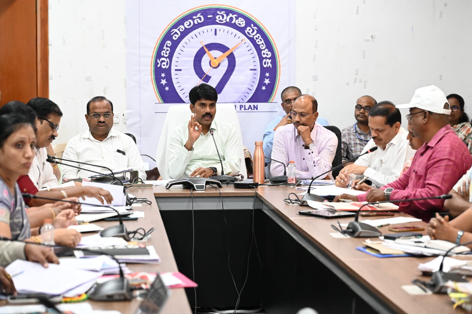 Daily Bharat ప్రజా పాలన ప్రగతి ప్రణాళిక అమలుపై అధికారులు ప్రత్యేక దృష్టి సారించాలి :కలెక్టర్ సి.నారాయణరెడ్డి