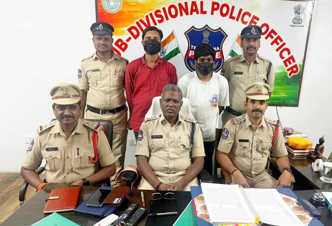 గంజాయి సేవిస్తున్న ముగ్గురు వ్యక్తుల అరెస్ట్, డీ-అడిక్షన్ సెంటర్&zwnj;కు తరలింపు