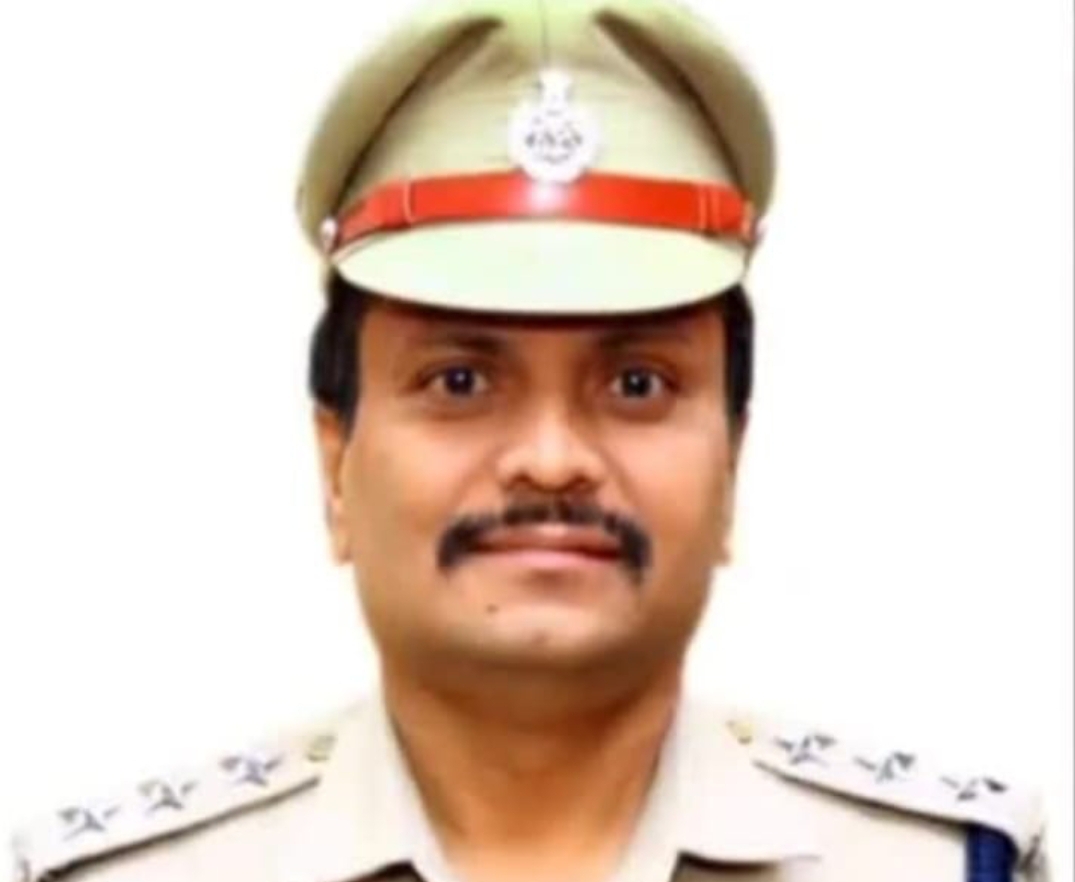 నగరంలో అక్రమ ఫైనాన్స్, ఆనాధికార చిట్స్ నిర్వహిస్తున్న వ్యాపారుల  ఇండ్లలో పోలీసులు సోదాలు