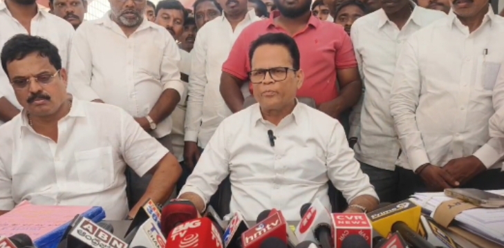 హైడ్రా కమిషనర్ రంగనాథ్ పై న్యాయవాది  ముఖిం ఫైర్