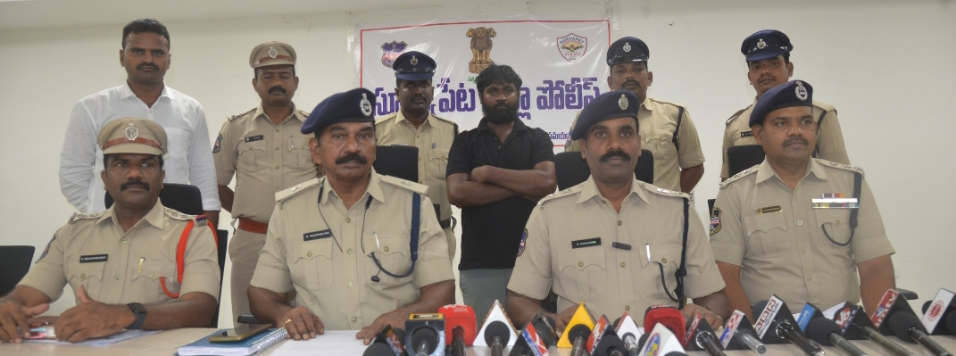 పెరోల్&zwnj;పై వచ్చి శిక్షను తప్పించుకొని తిరుగుతున్న  జీవిత ఖైదీని పట్టుకొన్న కోదాడ డివిజన్ పోలీసులు