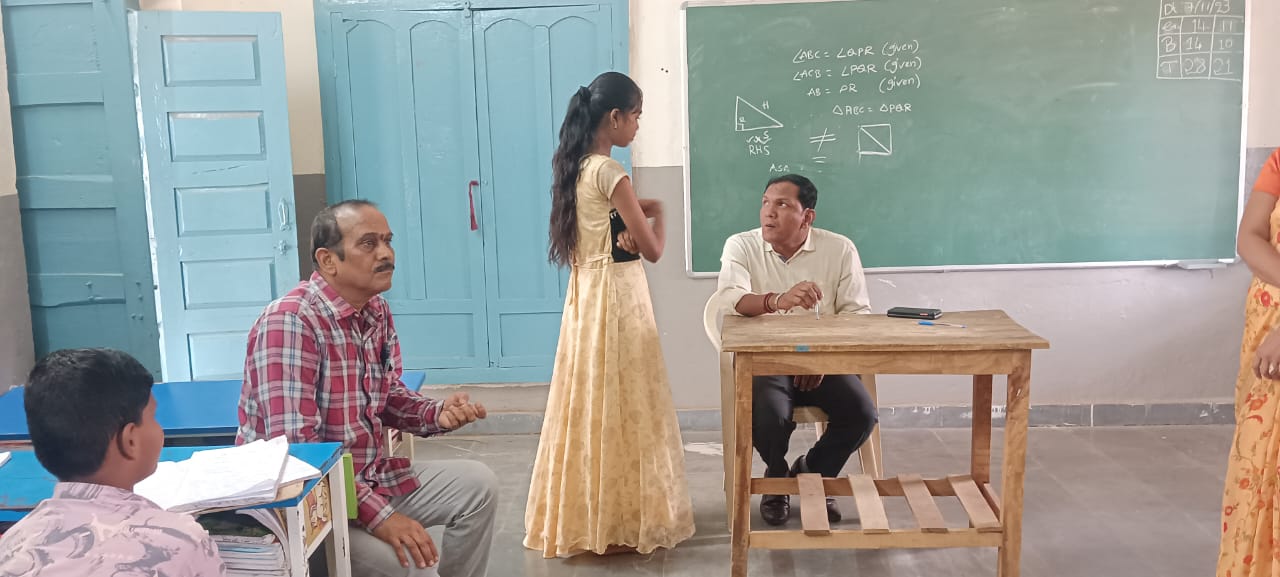 ZPHS చంద్రంపేట పాఠశాలను ఆకస్మికంగా తనిఖీ చేసిన జిల్లా విద్యాధికారి A. రమేష్ కుమార్