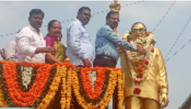 ఆచార్య జయశంకర్ జయంతి సందర్భంగా ప్రభుత్వ ఆదేశాల మేరకు నివాళులర్పించిన జిల్లా కలెక్టర్