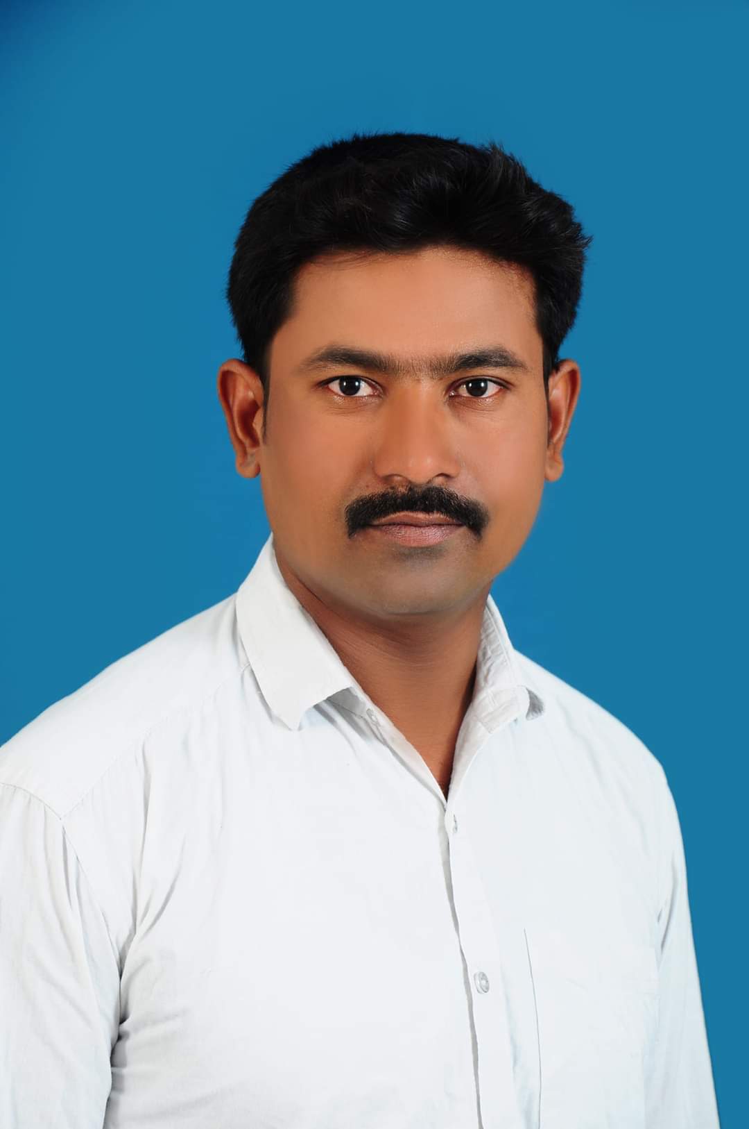 ప్రభుత్వం జర్నలిస్టులకు జీవనభృతుని కల్పించాలి : ఇండ్ల మహేష్