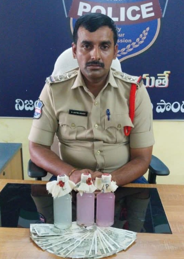 ఏసీబీకి చిక్కిన ఎస్.ఐ