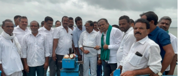 రామడుగు ప్రాజెక్టు  నీటిని విడుదల చేసిన రూరల్ ఎమ్మెల్యే డాక్టర్ రేకులపల్లి భూపతి రెడ్డి