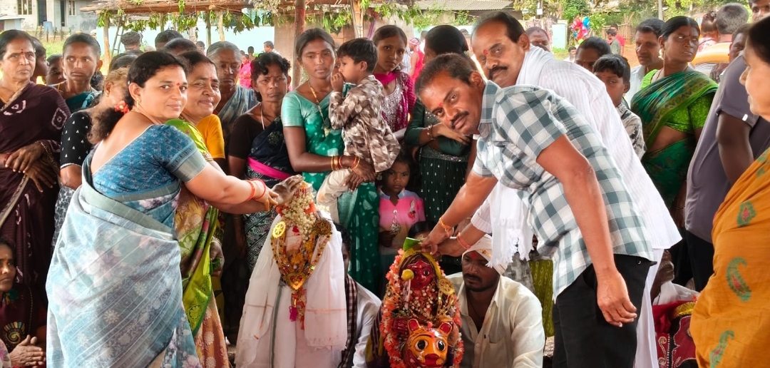 భక్తి శ్రద్దలతో పెద్దమ్మ తల్లి కొలుపు 