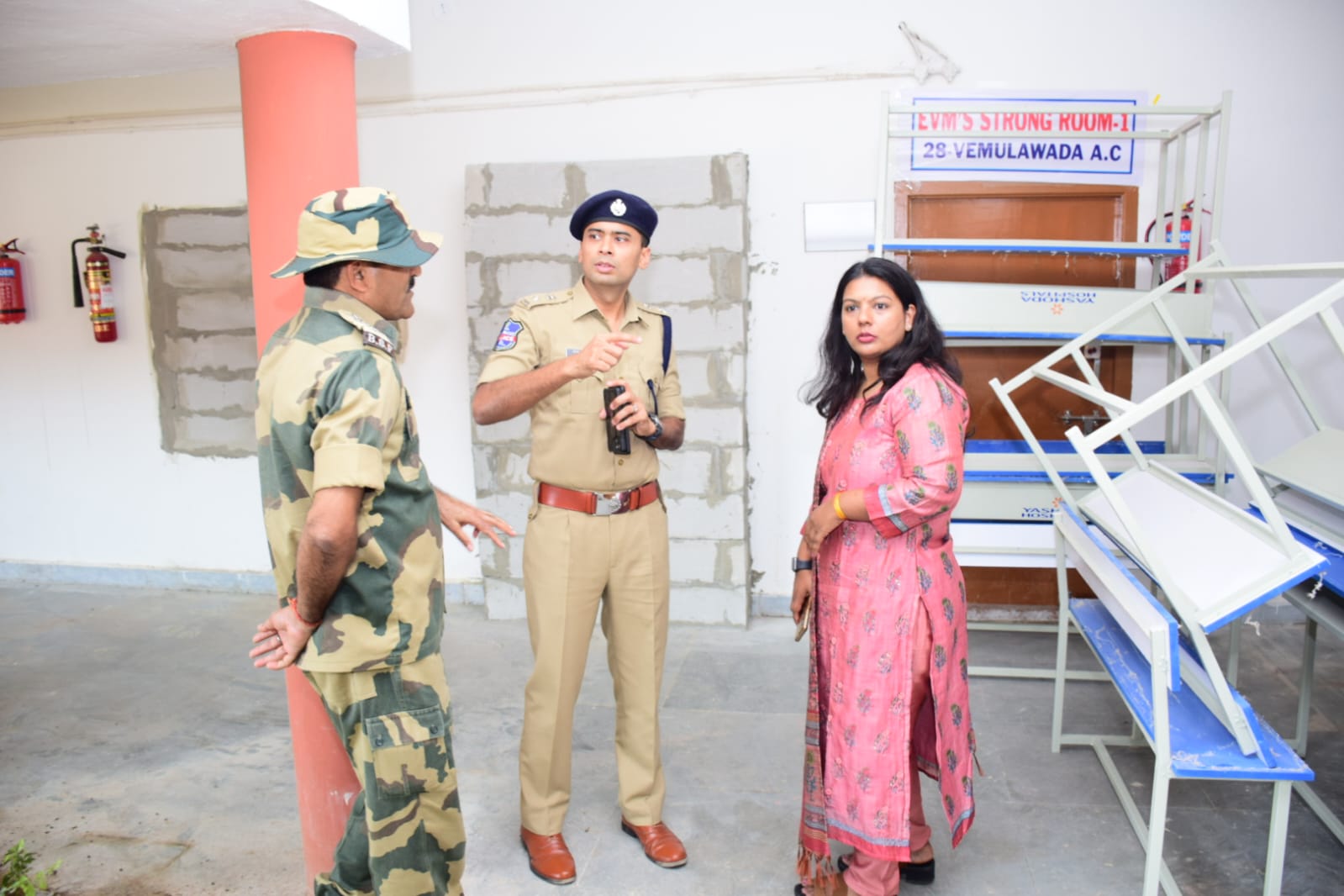 స్ట్రాంగ్ రూమ్ ల వద్ద సీసీటీవీ లు, కేంద్ర బలగాలు, జిల్లా పోలీసు బలగాలతో నిరంతరం గస్తీ: వినిత సాహు ఐపీఎస్.