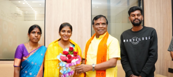 గ్రూప్ వన్ లో ర్యాంక్ సాధించి డిఎస్పి ఉద్యోగానికి ఎంపికైన నిఖితను అభినందించిన అర్బన్ ఎమ్మెల్యే ధన్ పాల్