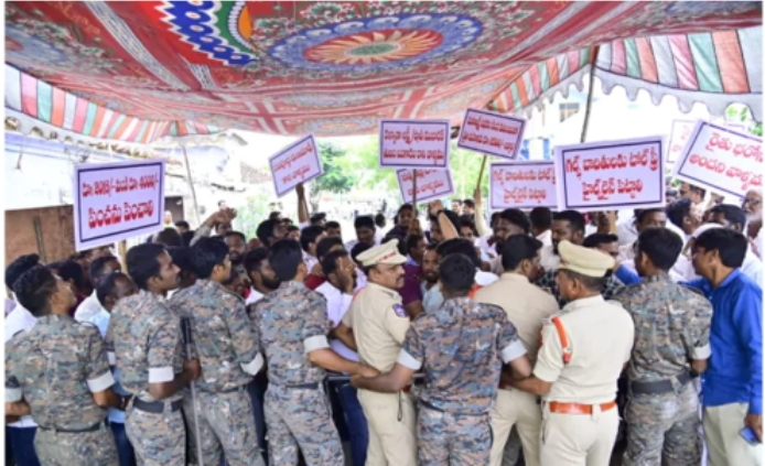 నిజామాబాద్ జిల్లా వేల్పూరులో ఉద్రిక్తత 