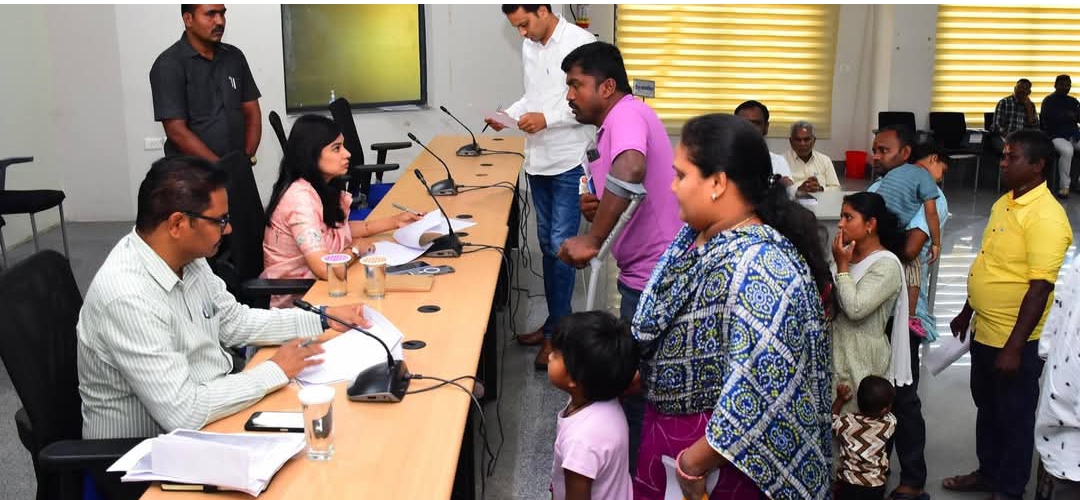 ప్రజావాణికి 164 దరఖాస్తులు..