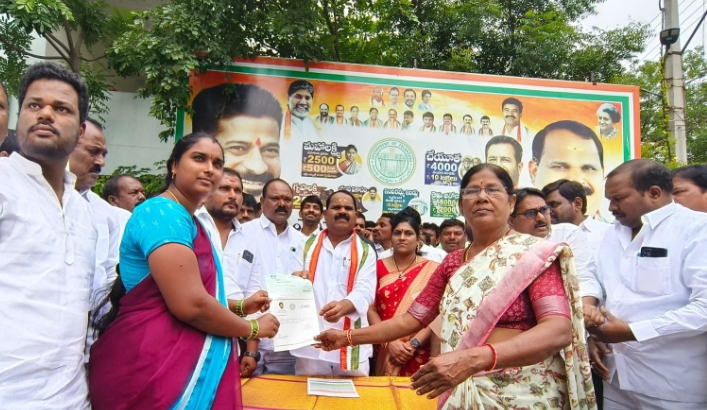 ఆరోగ్యశ్రీ ద్వారా అత్యున్నత వైద్య సేవలు : ఎమ్మెల్యే వీర్లపల్లి శంకర్