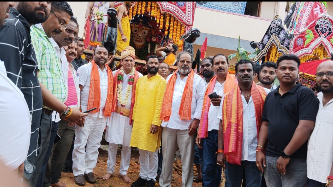 జగన్నాథ్ రథయాత్ర వేడుకలో పాల్గొన్న ఎమ్మెల్సీ నాగర్ కుంట నవీన్ కుమార్ రెడ్డి 