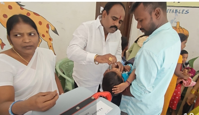 పల్స్ పోలియో కార్యక్రమాన్ని ప్రతి ఒక్కరు వినియోగించుకోవాలి